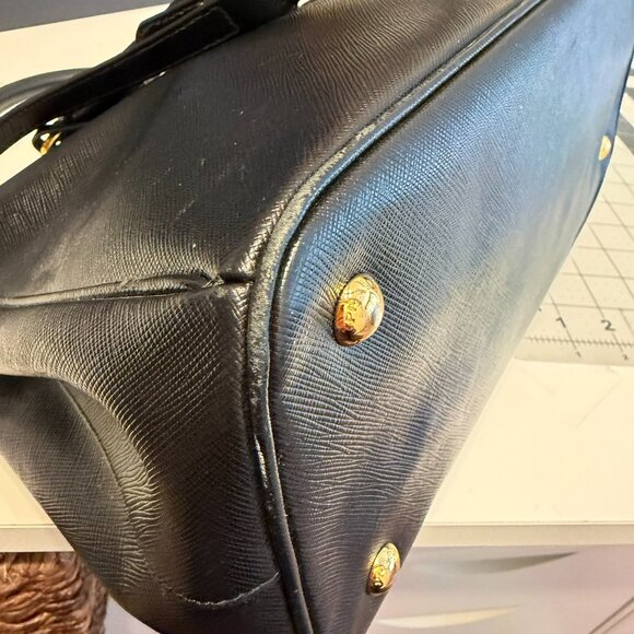 Authentic PRADA “Galleria” (Black) Medium Leather Bag Purse Handbag (GORGEOUS!) - Picture 5 of 16